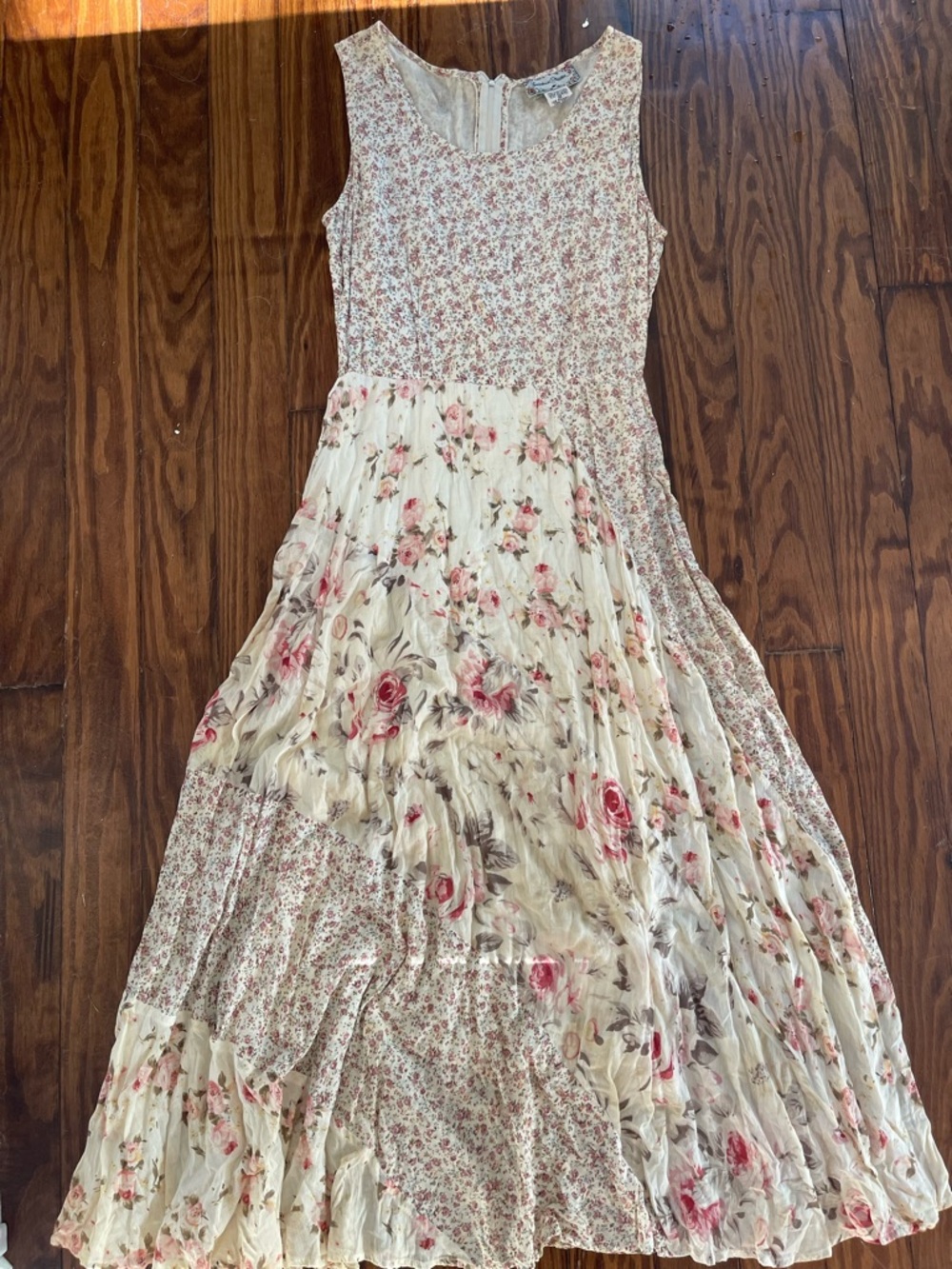 Vintage Floral Sleeveless Maxi Dress